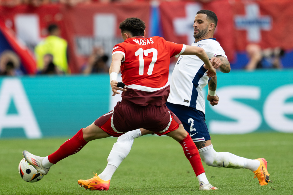 既果断又可 既果断又可